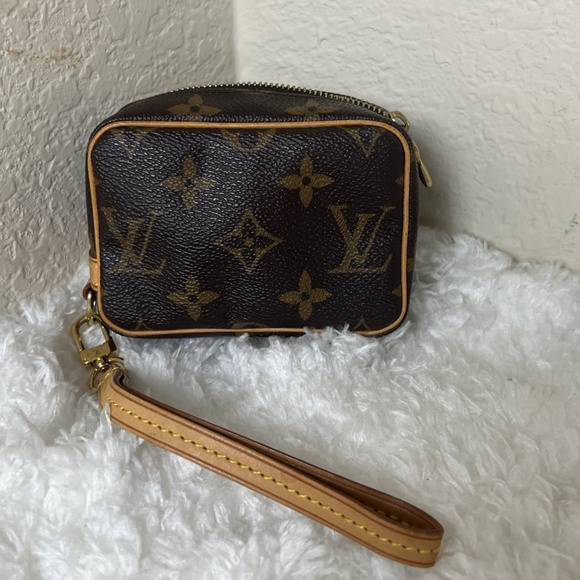 Louis Vuitton Monogram Wapity - Picture 1 of 9